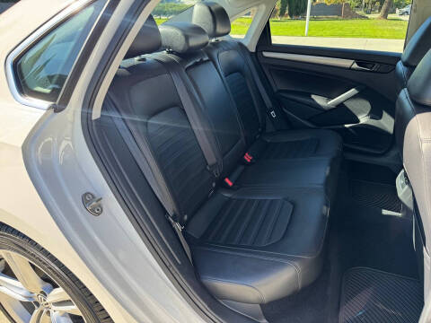 2015 Volkswagen Passat 1.8T SE