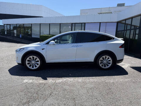 2019 Tesla Model X Standard Range