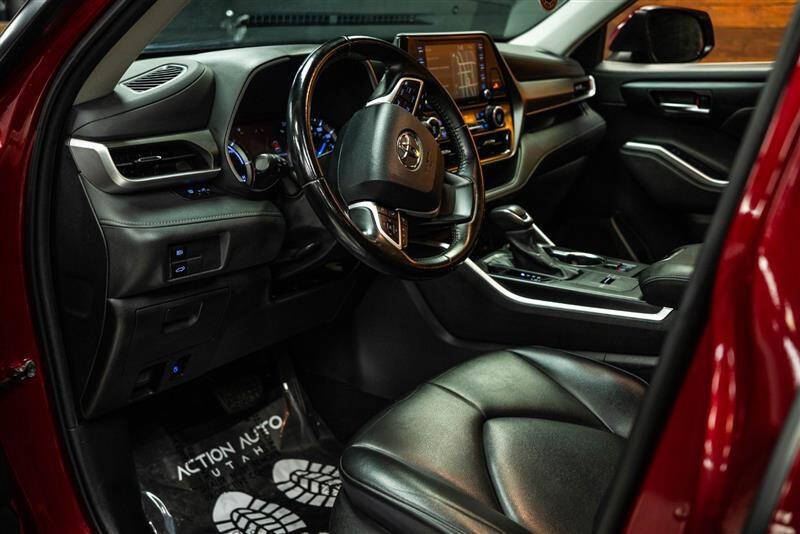 2022 Toyota Highlander Hybrid XLE