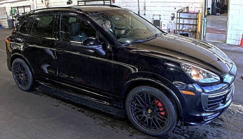 2016 Porsche Cayenne GTS