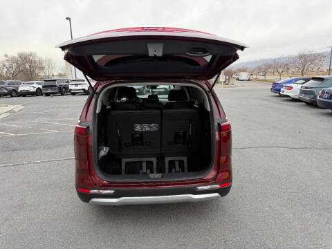 2024 Kia Carnival LX