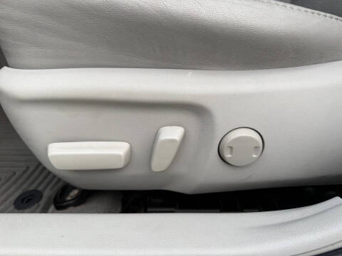 2012 Toyota Camry Hybrid XLE