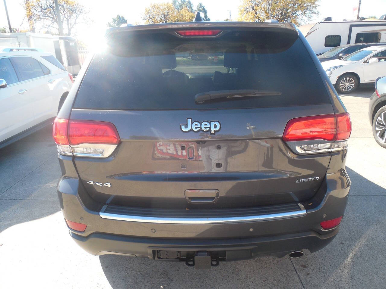 2018 Jeep Grand Cherokee for sale at VIP Motor Sales in Hazel Park, MI