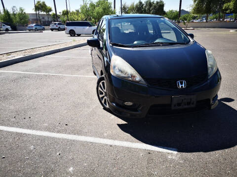 2013 Honda Fit for sale at R&H Quality Automotive in Avondale AZ