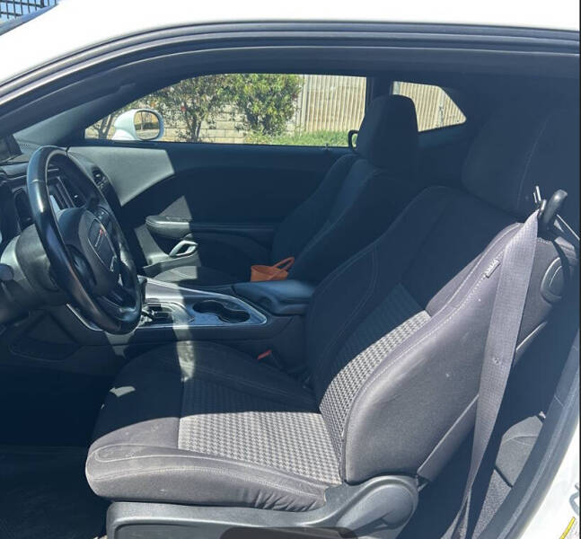2015 Dodge Challenger SXT