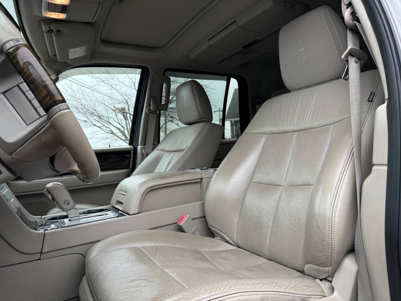 2010 Lincoln Navigator L for sale at AVS AUTO GROUP LLC in CLEVELAND, OH