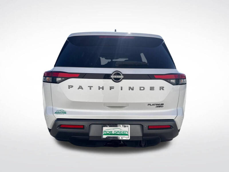 2026 Nissan Pathfinder Platinum