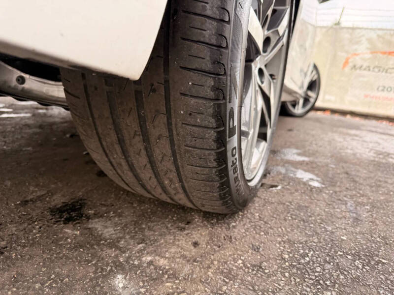 2017 Audi A4 2.0T quattro Premium Plus