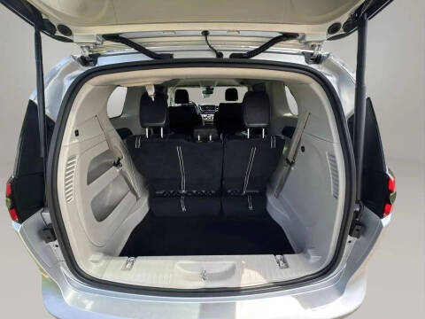 2022 Chrysler Pacifica Touring L