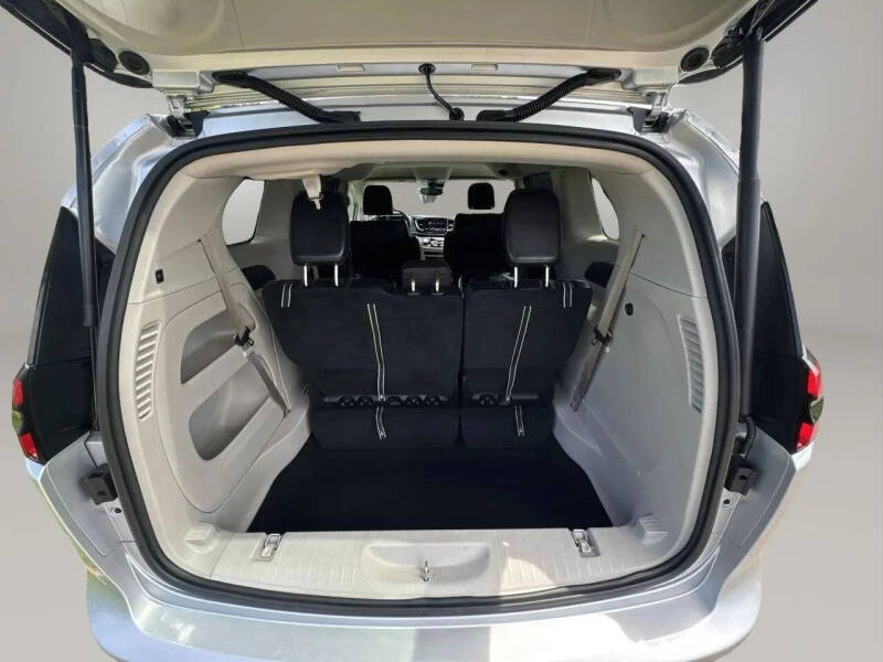 2022 Chrysler Pacifica Touring L