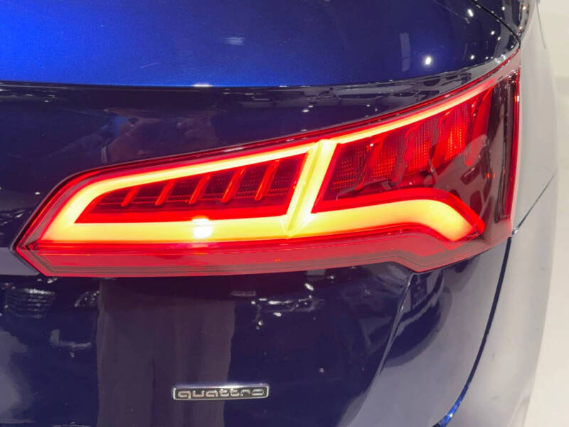 2020 Audi Q5 quattro Titanium Premium 45 TFSI