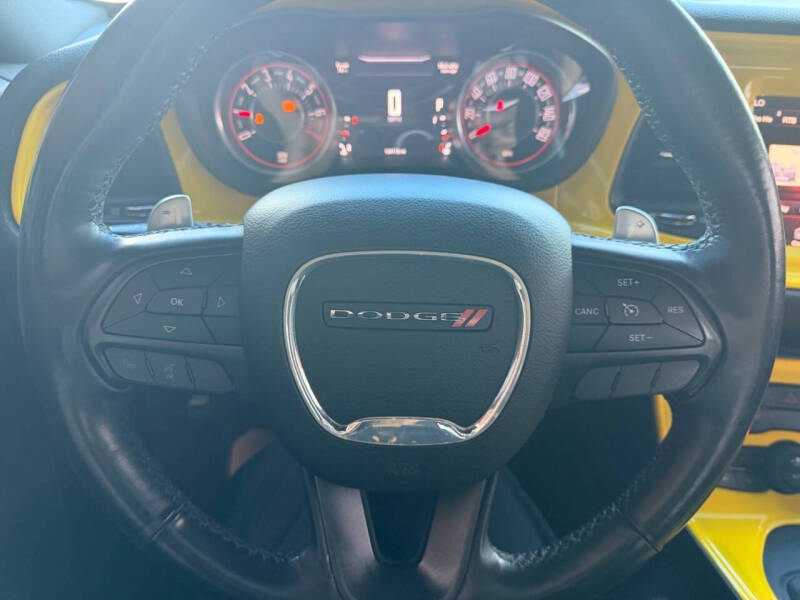 2015 Dodge Challenger SXT