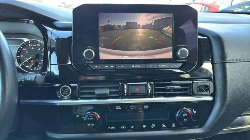 2022 Nissan Pathfinder SV