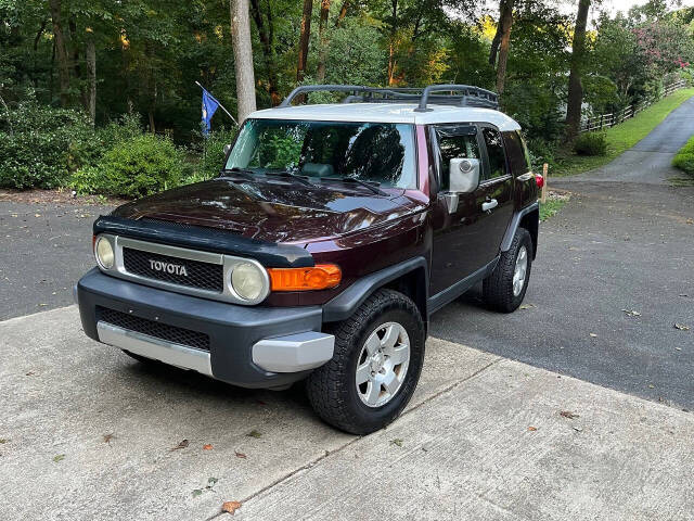 2007 Toyota FJ Cruiser for sale at Honesty Auto Sales in Fredericksburg, VA