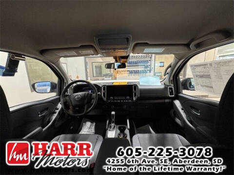 2025 Nissan Frontier SV