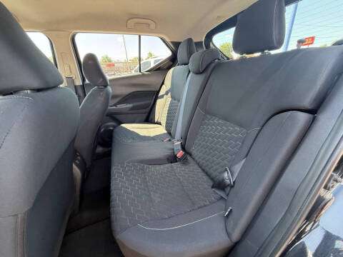 2022 Nissan Kicks SV