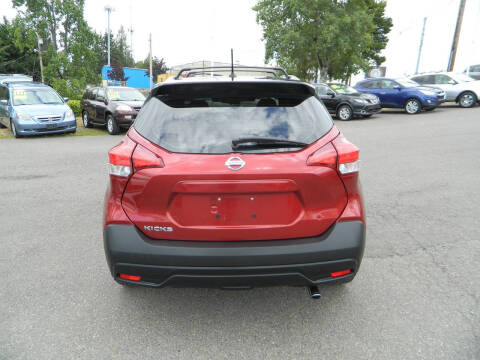 2019 Nissan Kicks SR