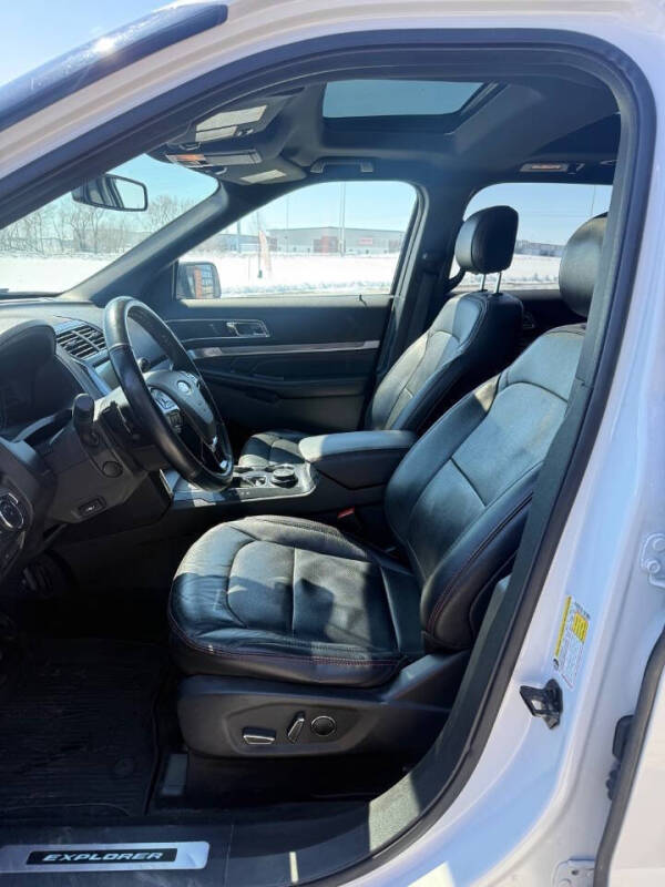 2017 Ford Explorer Sport