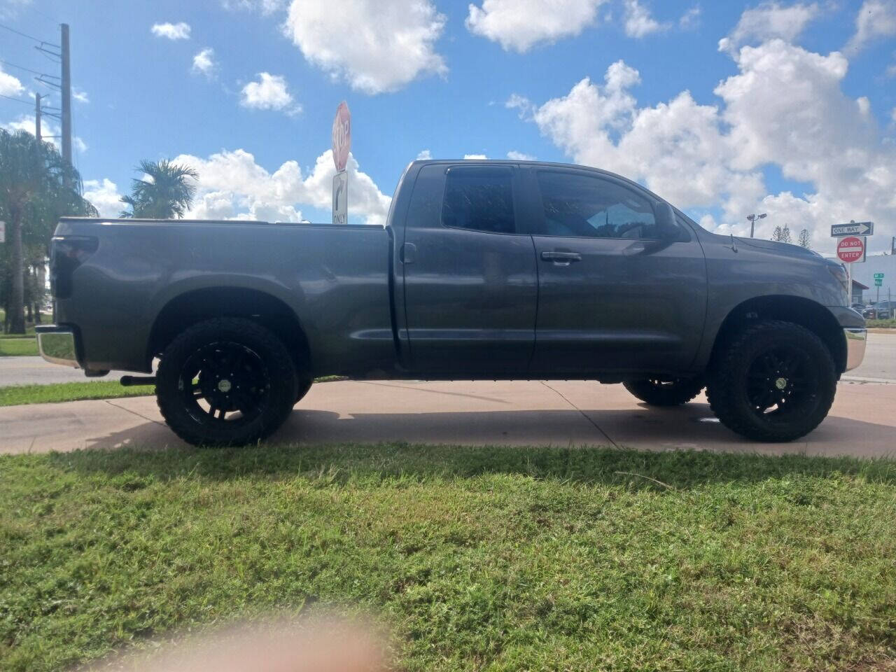 2013 TOYOTA Tundra Pickup - $11,999