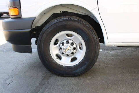 2025 Chevrolet Express 3500
