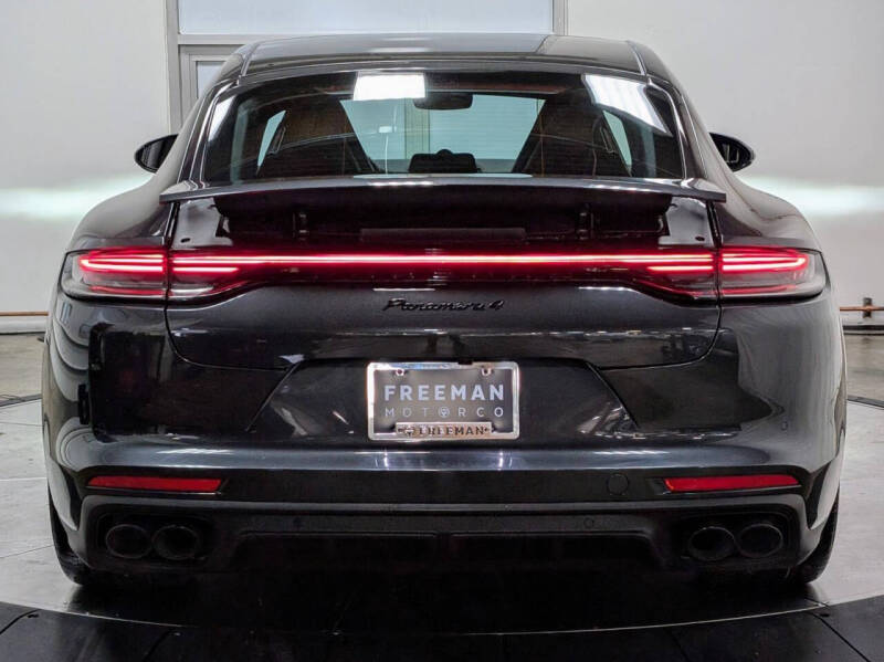 2022 Porsche Panamera 4