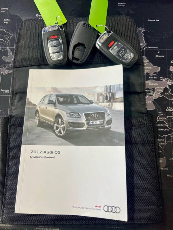 2012 Audi Q5 3.2 quattro Premium Plus