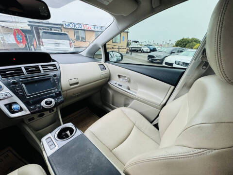 2012 Toyota Prius v Five