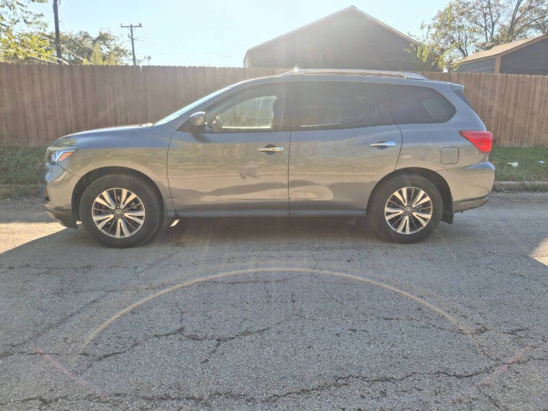 2017 Nissan Pathfinder SV