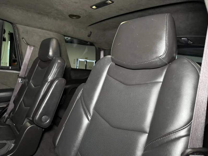 2017 Cadillac Escalade Platinum