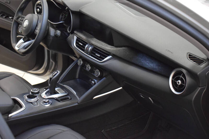 2021 Alfa Romeo Stelvio Sprint