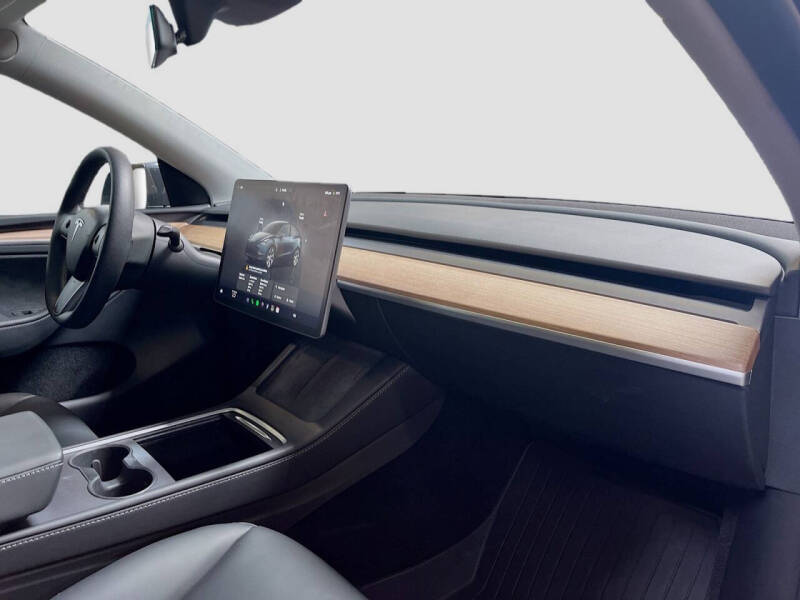 2024 Tesla Model Y Long Range