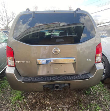 2005 Nissan Pathfinder SE