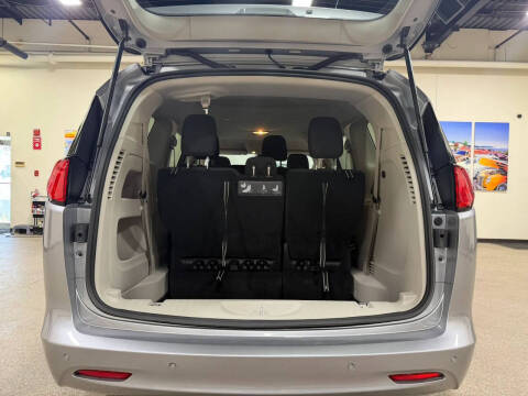 2021 Chrysler Voyager L