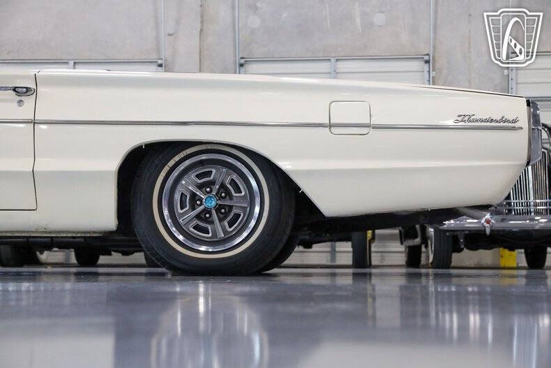 1966 Ford Thunderbird