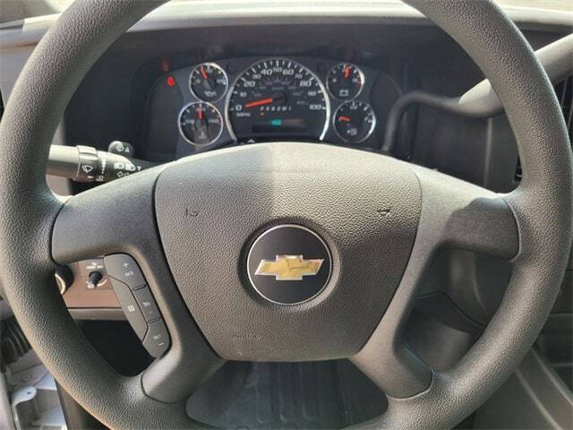2025 Chevrolet Express 2500