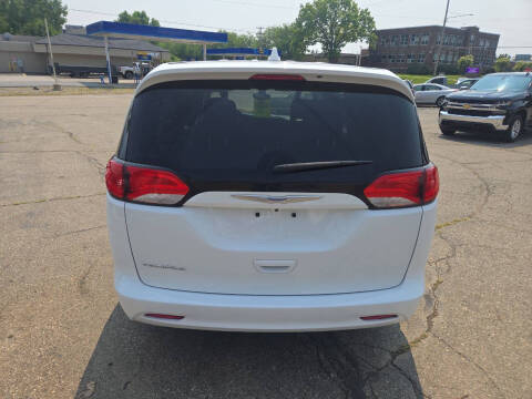 2017 Chrysler Pacifica LX