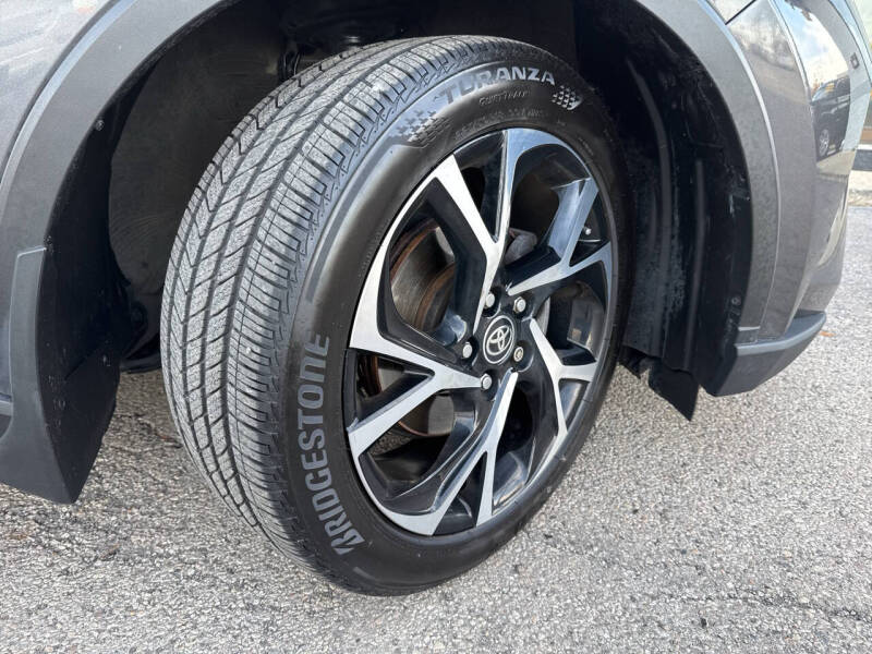 2021 Toyota C-HR XLE