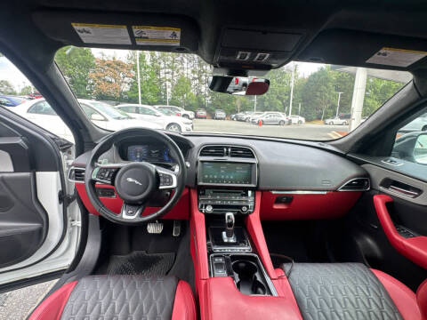 2020 Jaguar F-PACE SVR