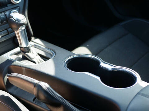 2017 Ford Mustang V6