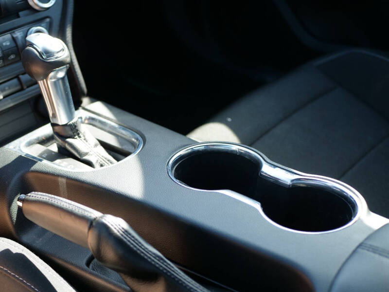 2017 Ford Mustang V6