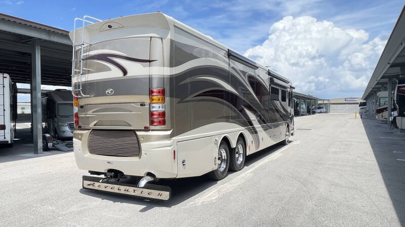 2013 Freightliner XCM Chassis