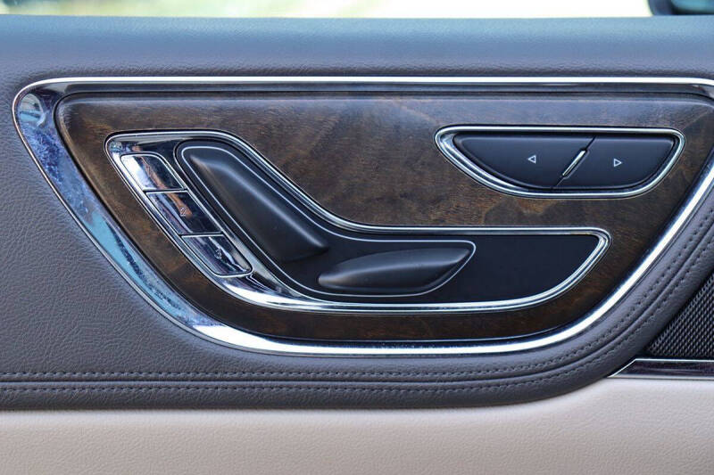 2018 Lincoln Continental Select