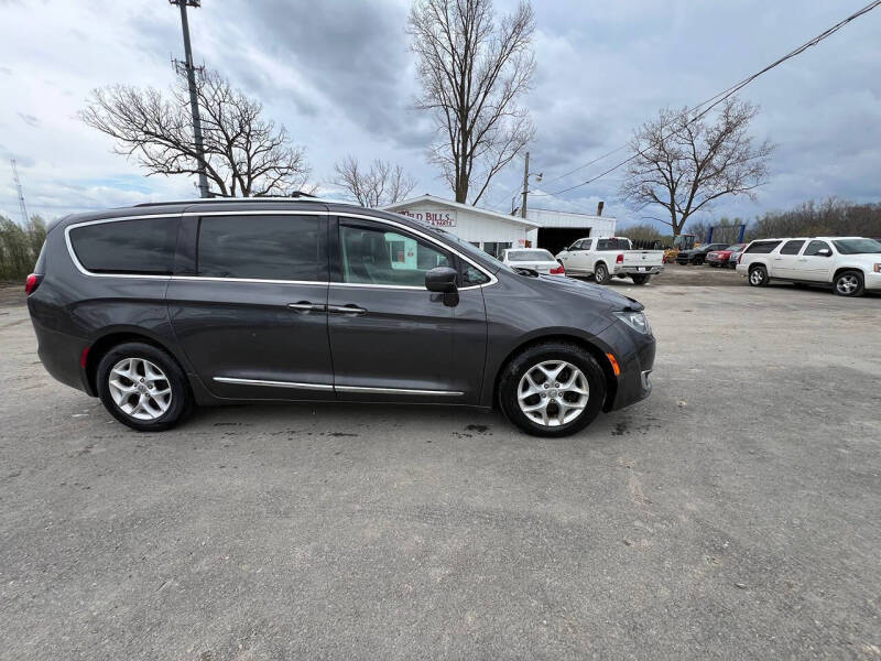2017 Chrysler Pacifica Touring-L Plus