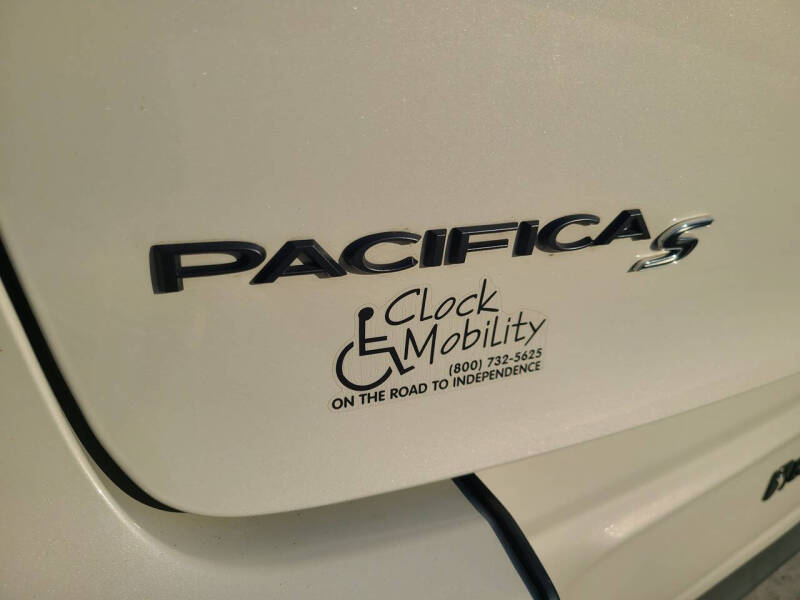 2021 Chrysler Pacifica Touring L