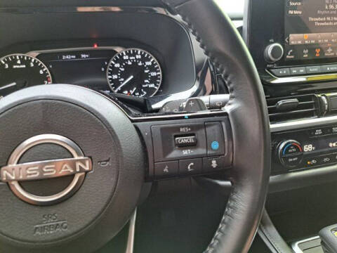2022 Nissan Pathfinder SV