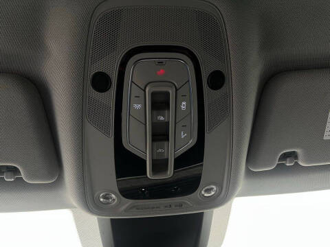 2022 Audi e-tron quattro Premium Plus