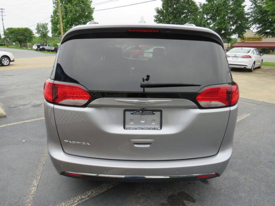 2018 Chrysler Pacifica for sale at Colbert's Auto Outlet in Hickory, NC