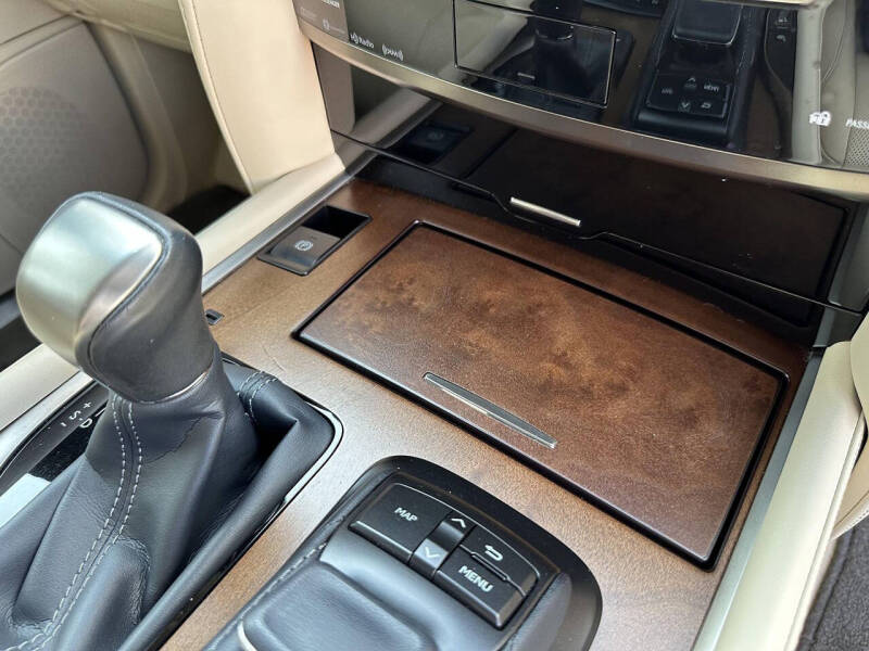 2019 Lexus LX 570 Three-Row