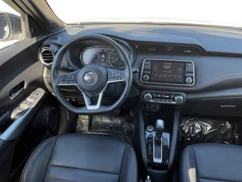 2020 Nissan Kicks SR