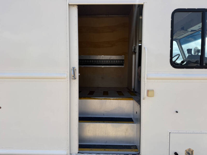 2014 Freightliner MT55 Chassis